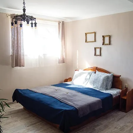 Frupi-apartmanok * Ostoros